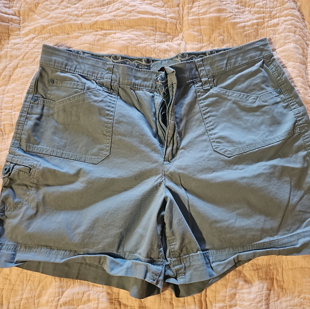 Gloria Vanderbilt size 14 turquoise shorts